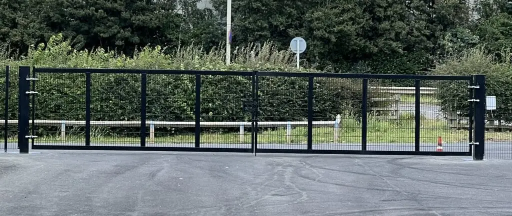 Installation of high-quality mesh security fencing at the Zeiss air conditioning & chillers facility Lutterworth